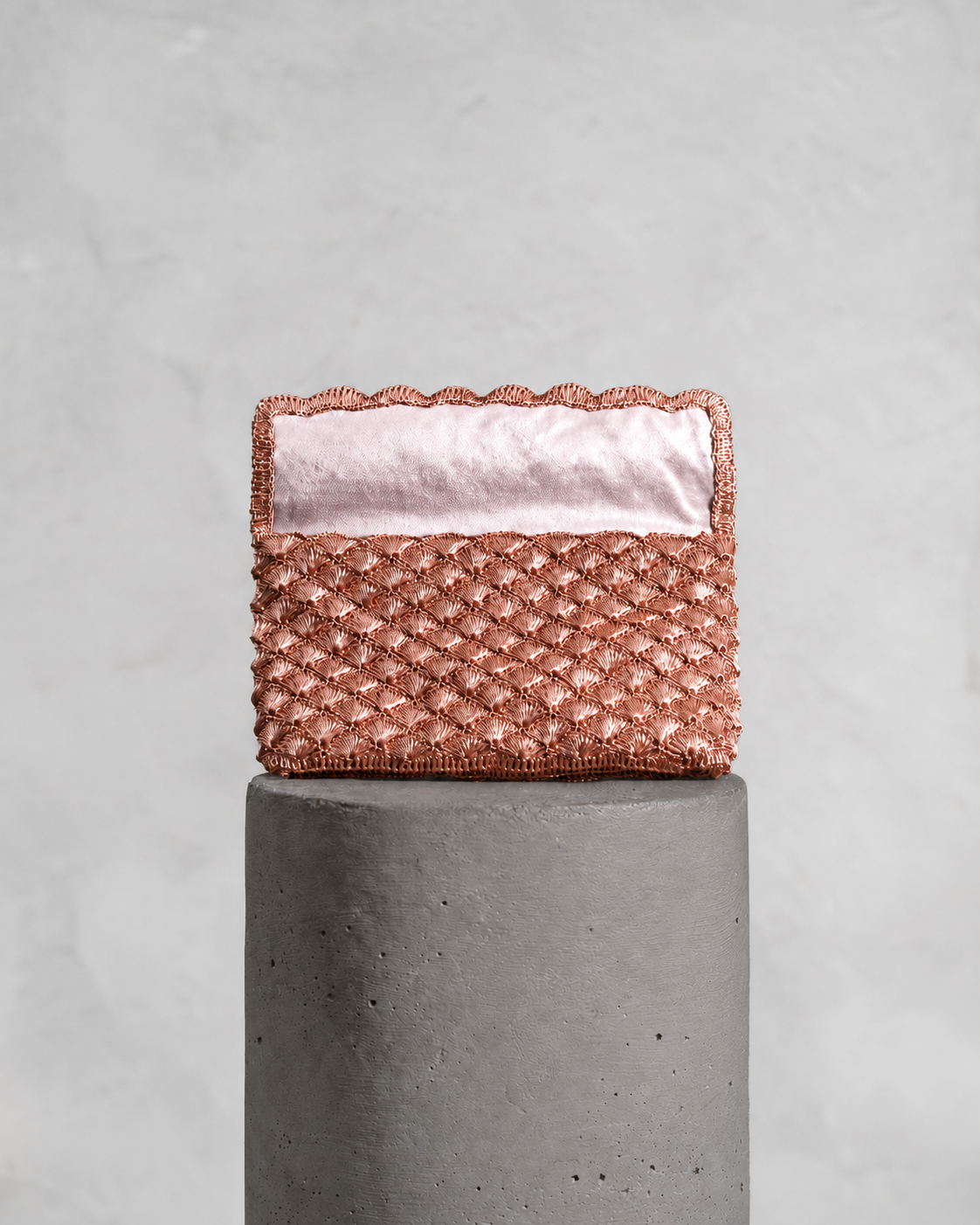 SEASHELL CLUTCH - ROSE GOLD