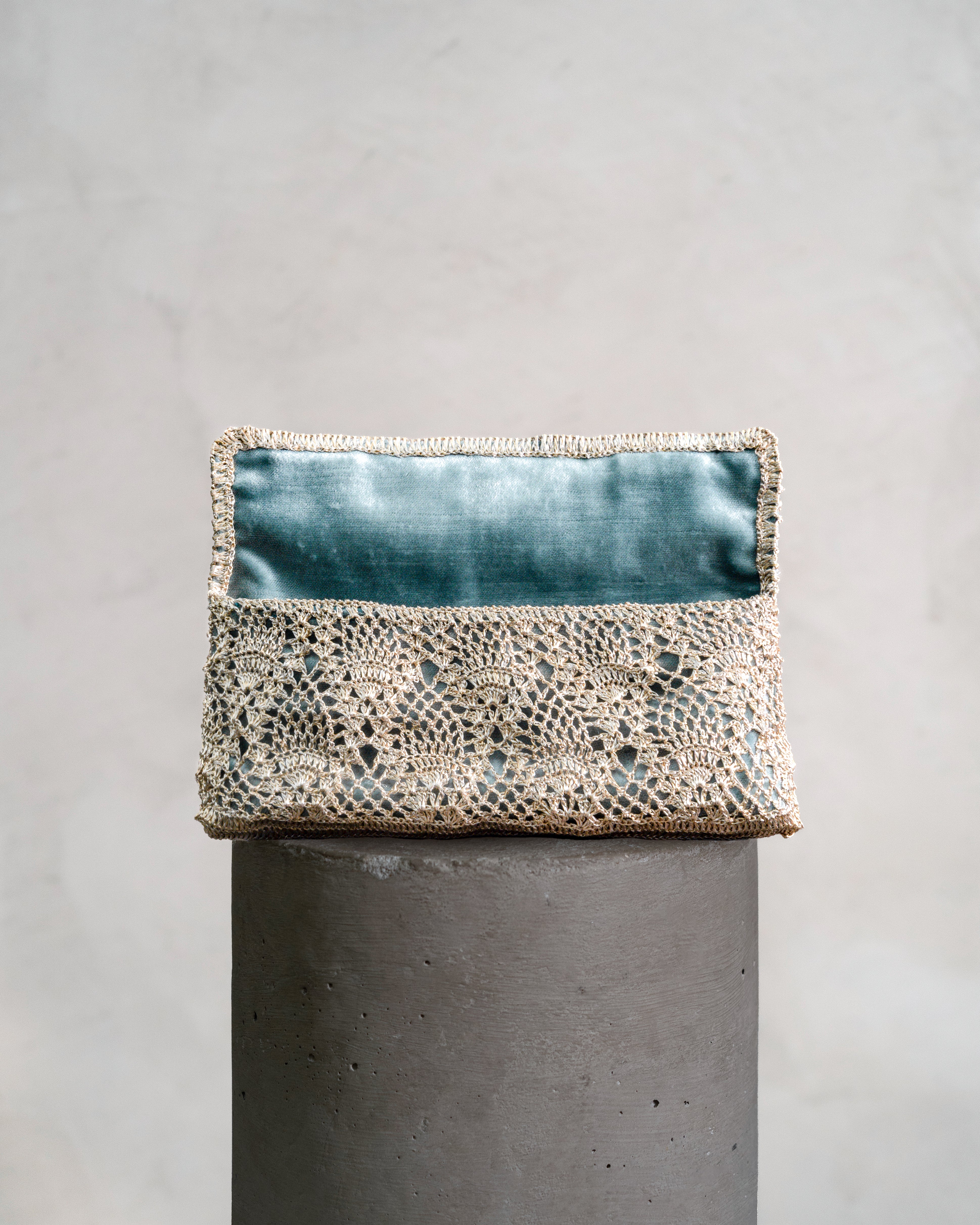 Pineapple Clutch - White Gold & Turquoise Lining