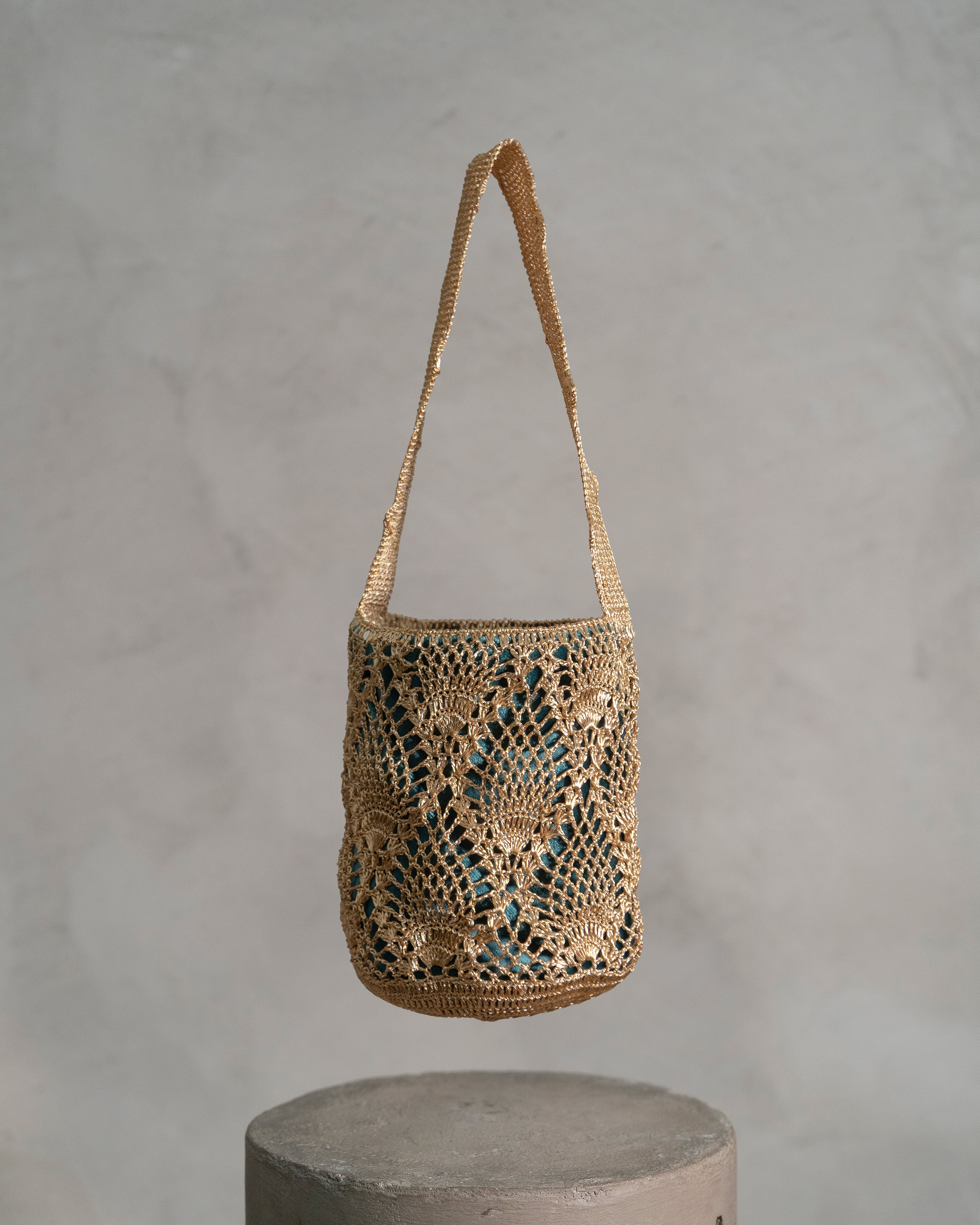 PINEAPPLE MOCHILA - GOLD & EMERALD LINING