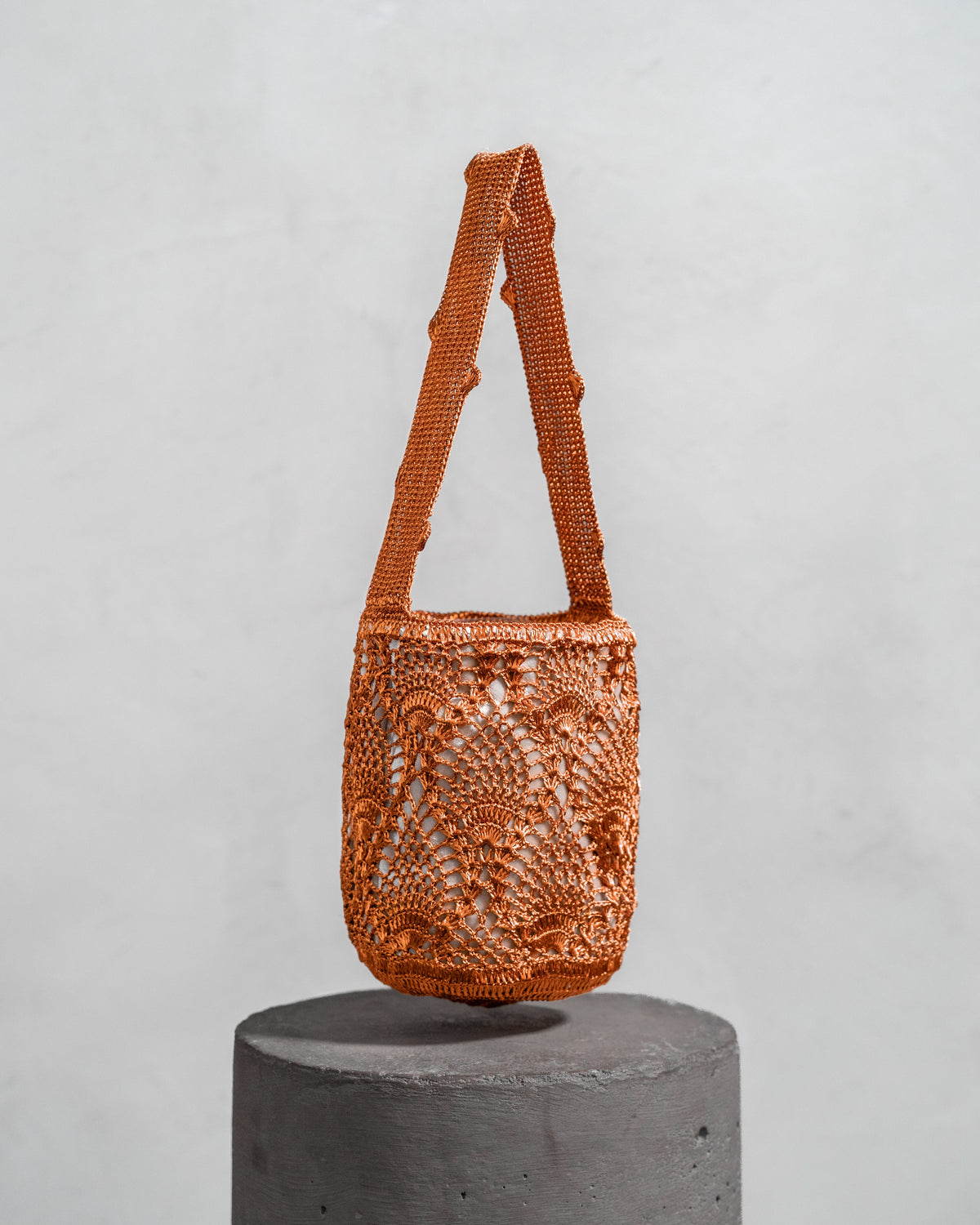 Metal Woven Bags: When Textile Craft Meets Jewelry