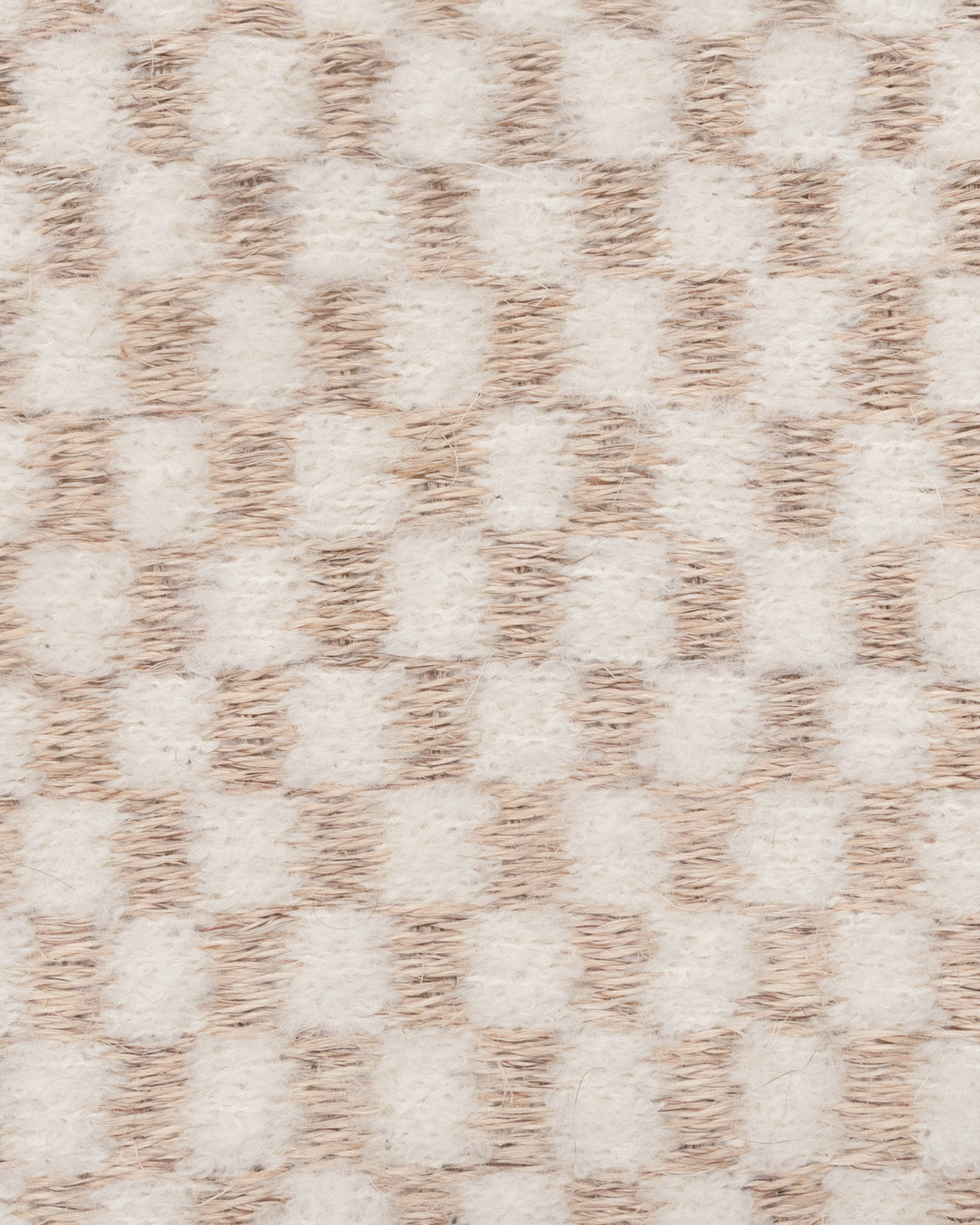 CHESS WEAVE RUG IN FIQUE FIBER AND BOUCLÉ ALPACA