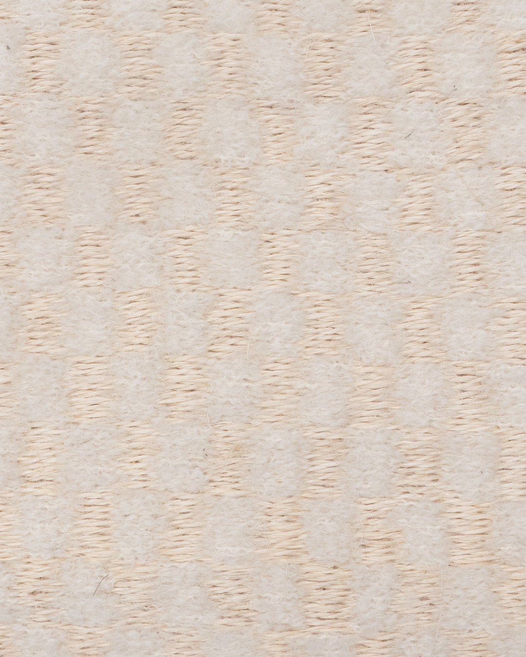 CHESS WEAVE RUG IN FIQUE FIBER AND BOUCLÉ ALPACA