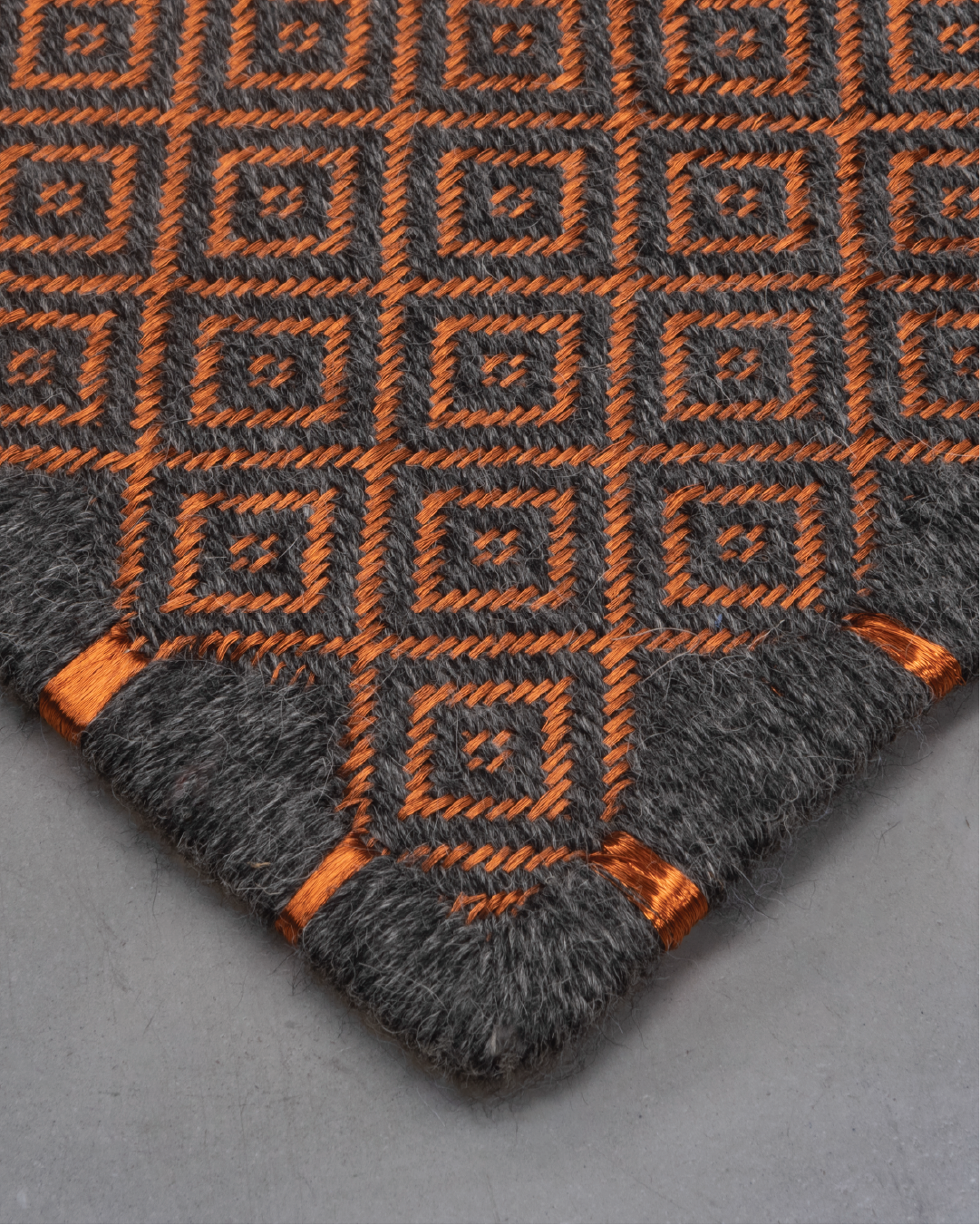 MEDIUM RHOMBUS WEAVE - ALPACA AND COPPER