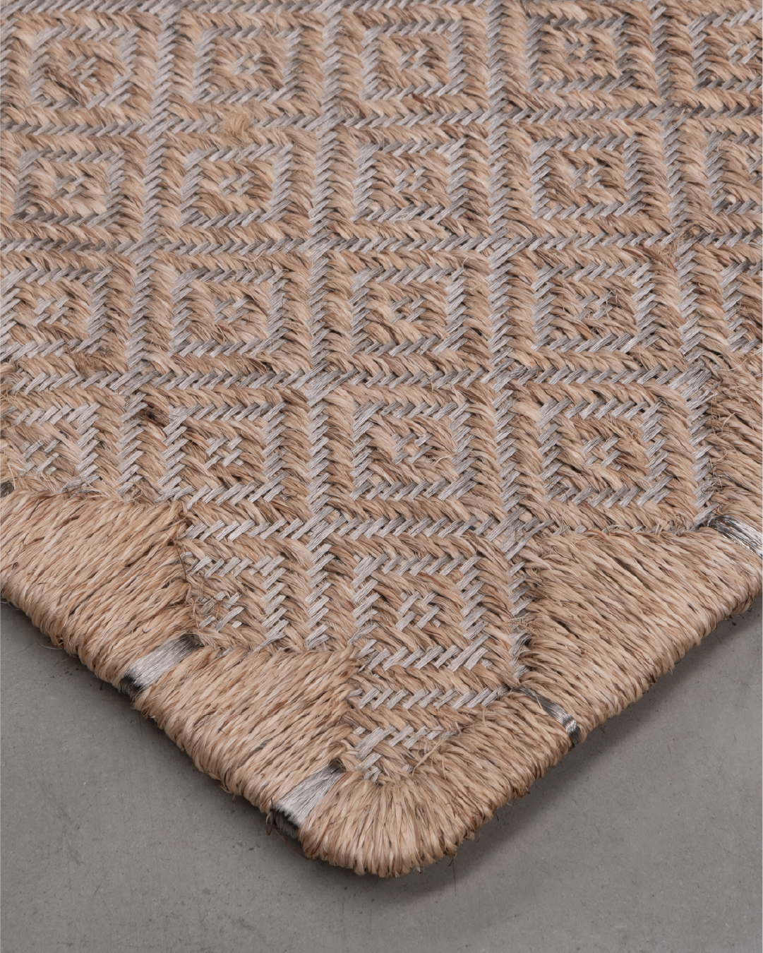 MEDIUM RHOMBUS WEAVE - FIQUE AND STAINLESS STEEL
