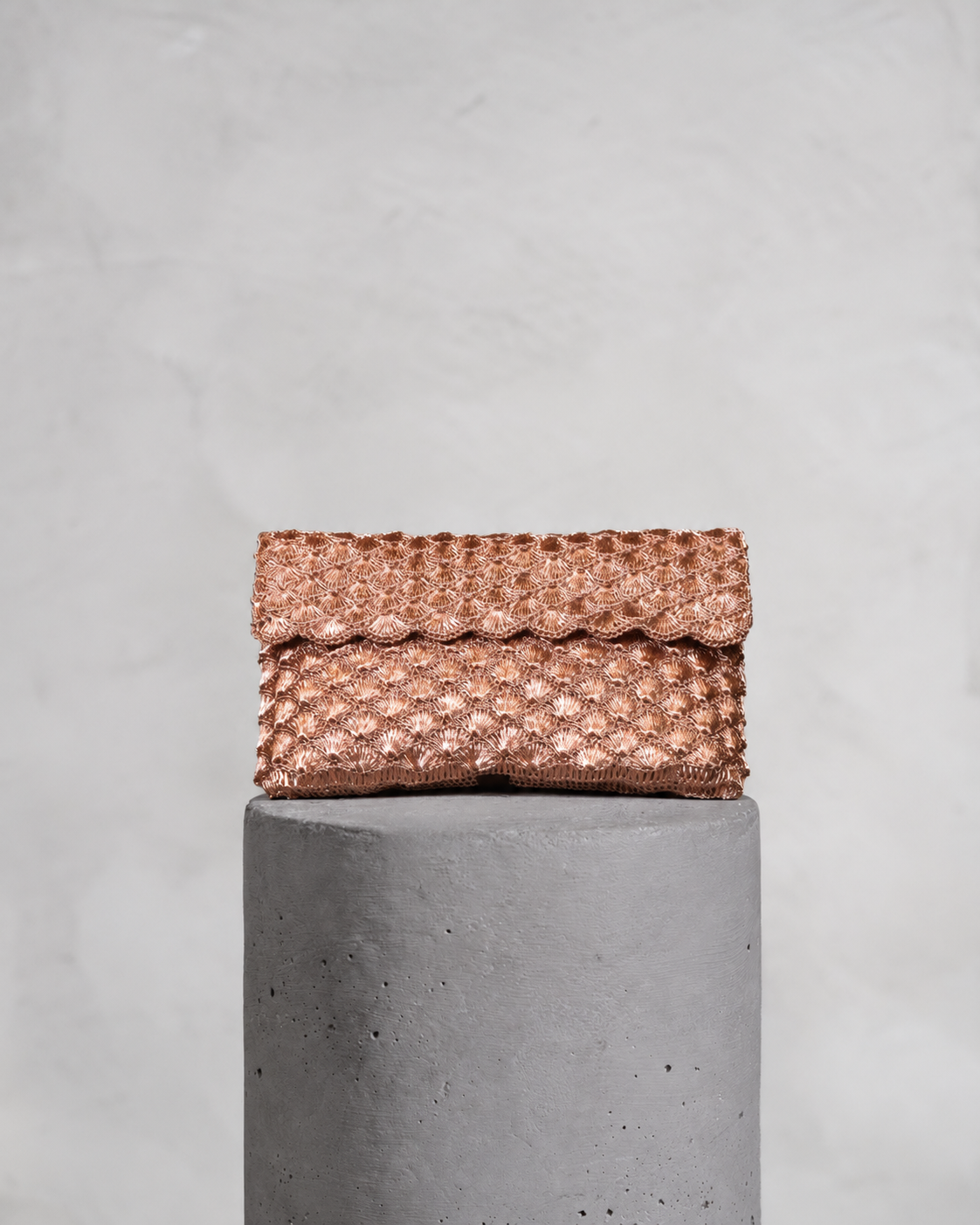 SEASHELL CLUTCH - ROSE GOLD