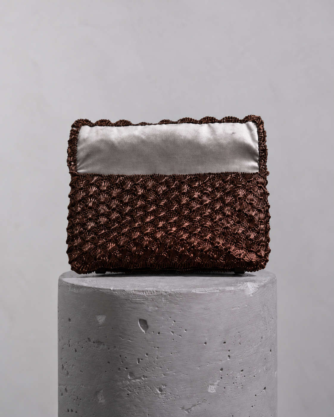 SEASHELL CLUTCH - MOCCA