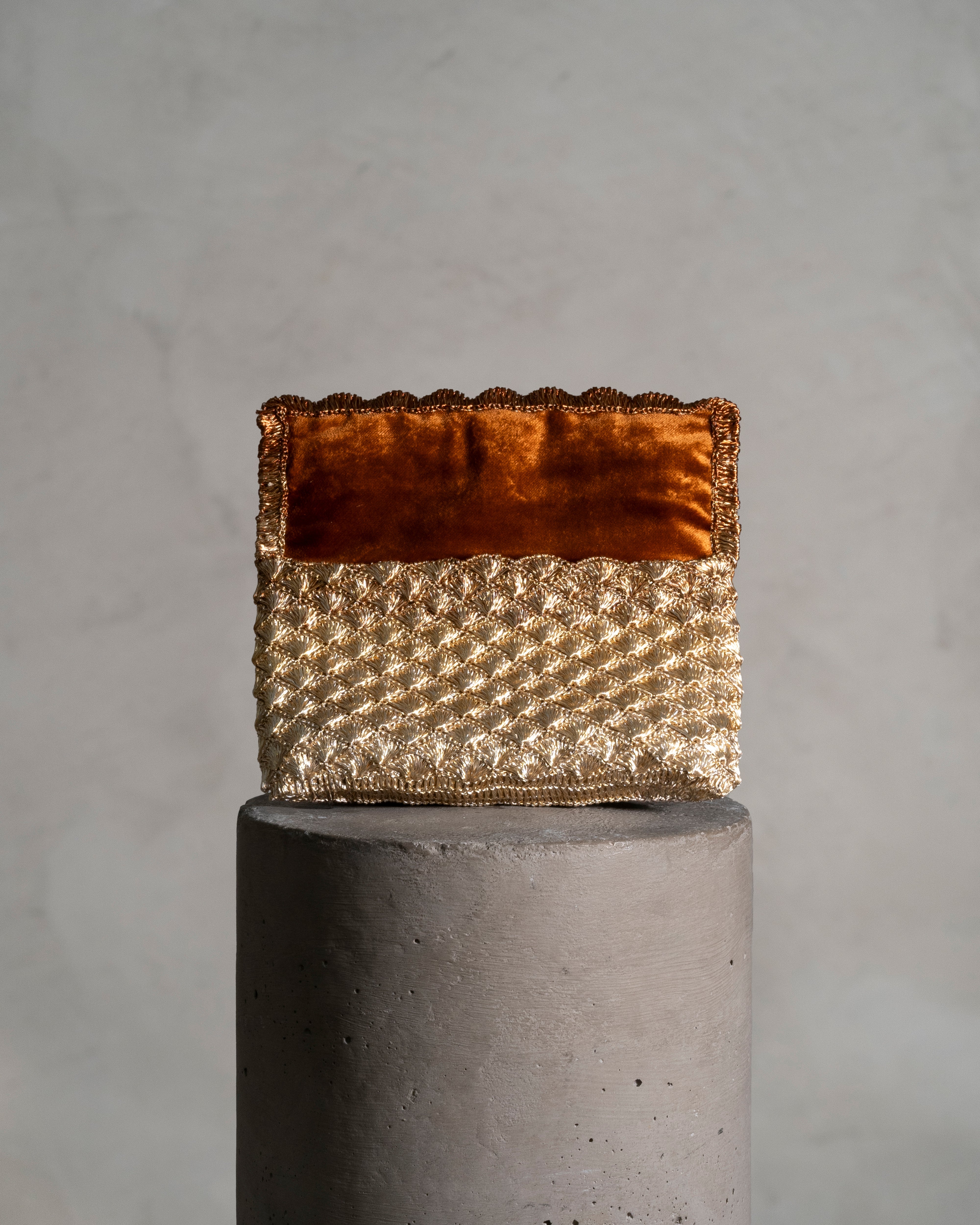 KAIA CLUTCH - GOLD & COPPER